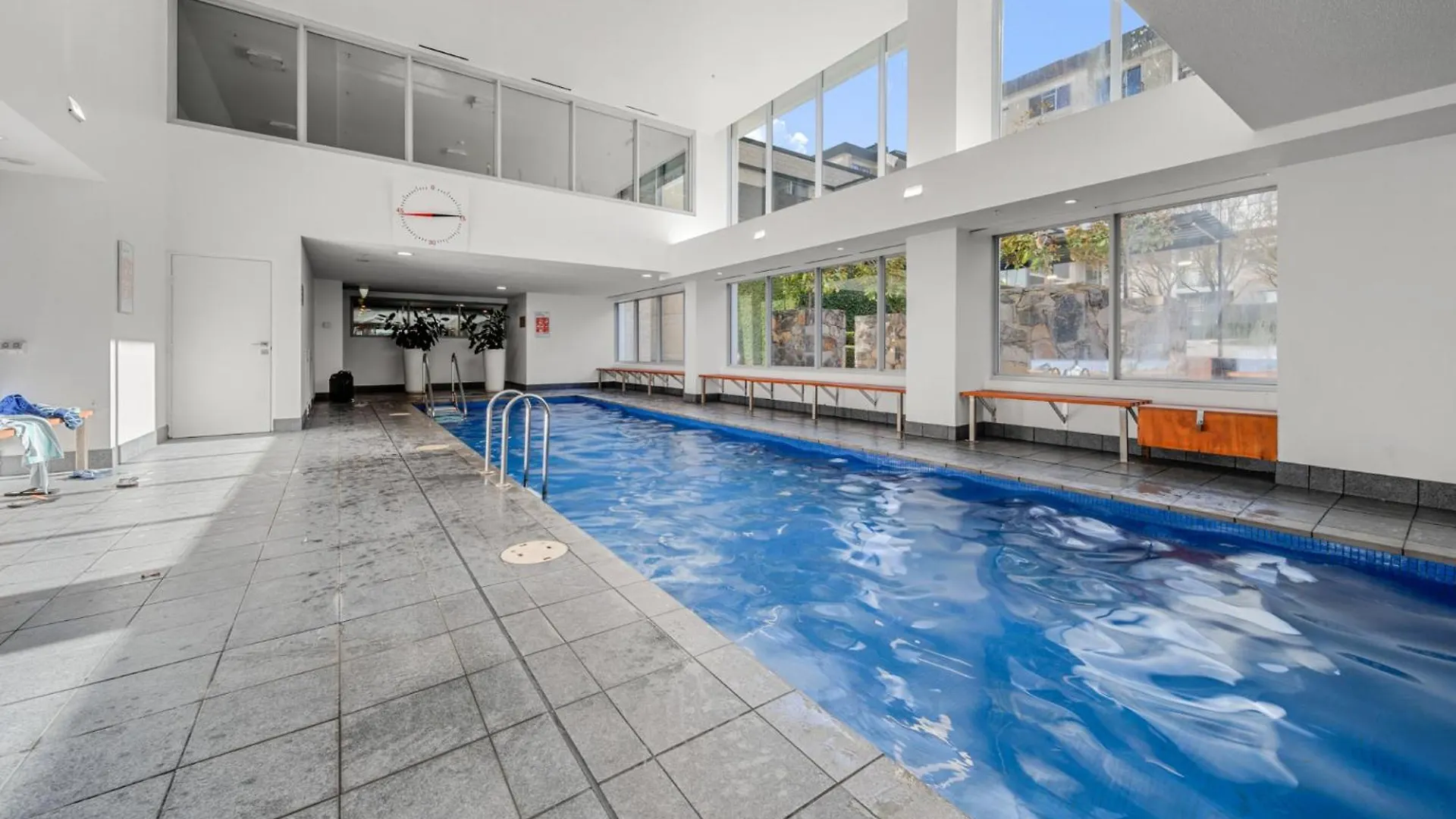 Apartment Modern Two-Story City Pad With Pool, Gym & Sauna Canberra Australia